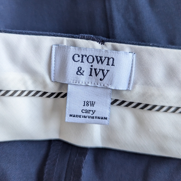 NWT Crown & Ivy Women's Navy Blue Cary Stretch Ankle Trouser Pants - Picture 2 of 10